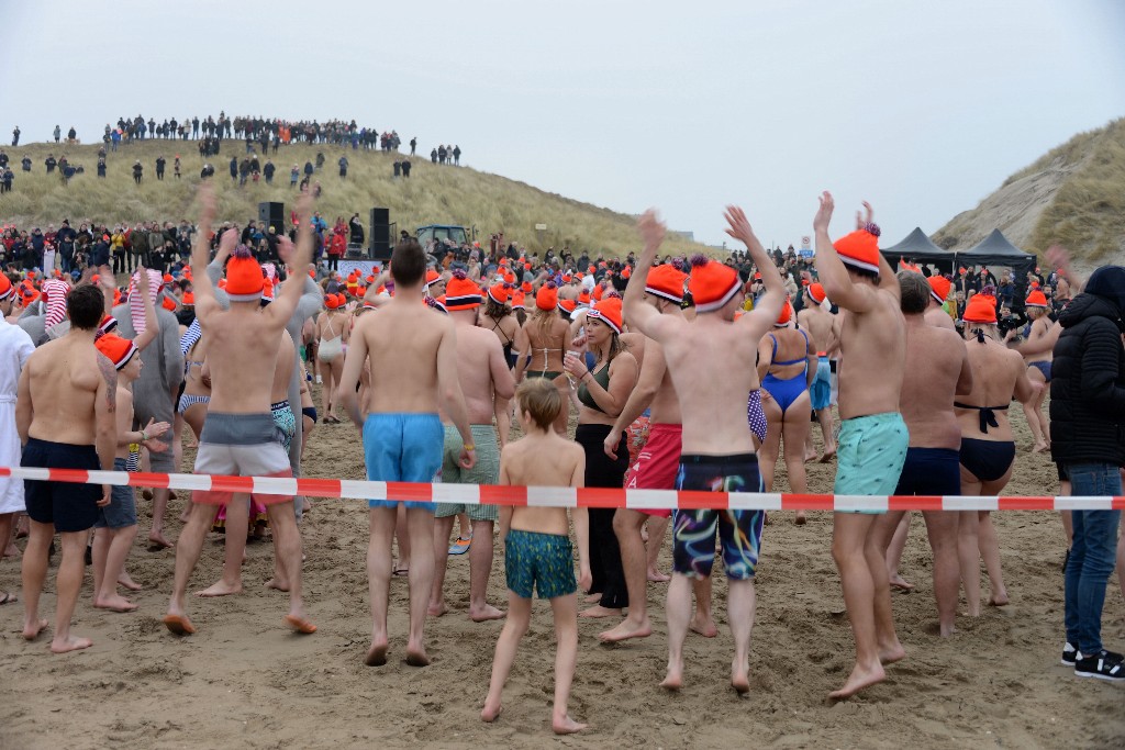 ../Images/Nieuwjaarsduik Nederzandt 2020 030.jpg